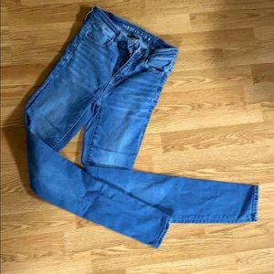 AEO Next Level Stretch Size is 4 Long Skinny Jean